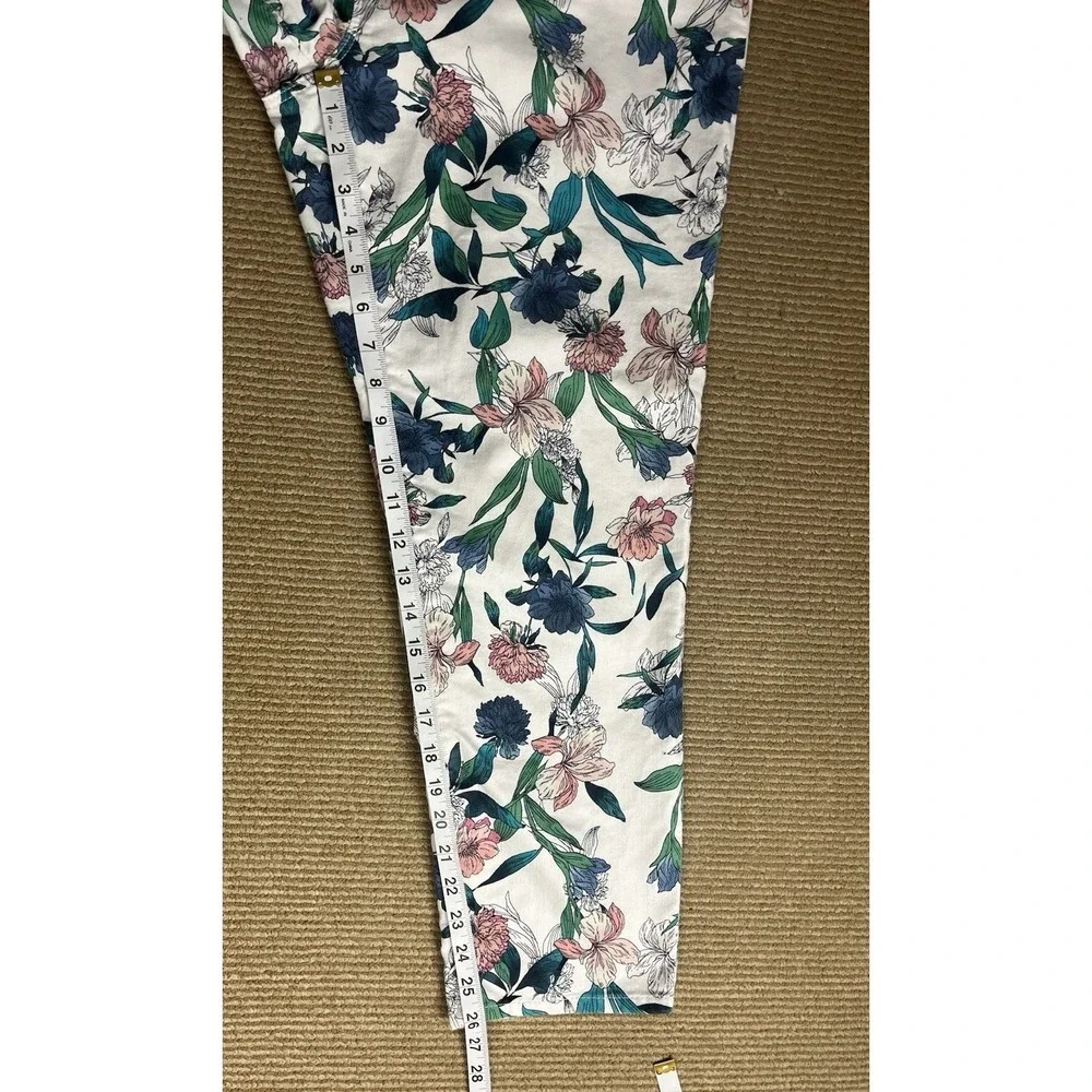Chicos Pants 2.5 Multicolor‎ Floral Perfect Straight Stretch Girlfriend Slim Leg